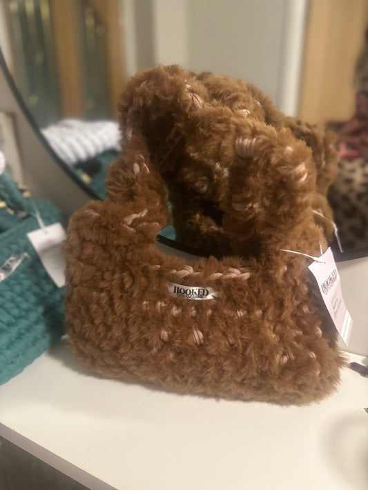 ATHENS - brown fluffy