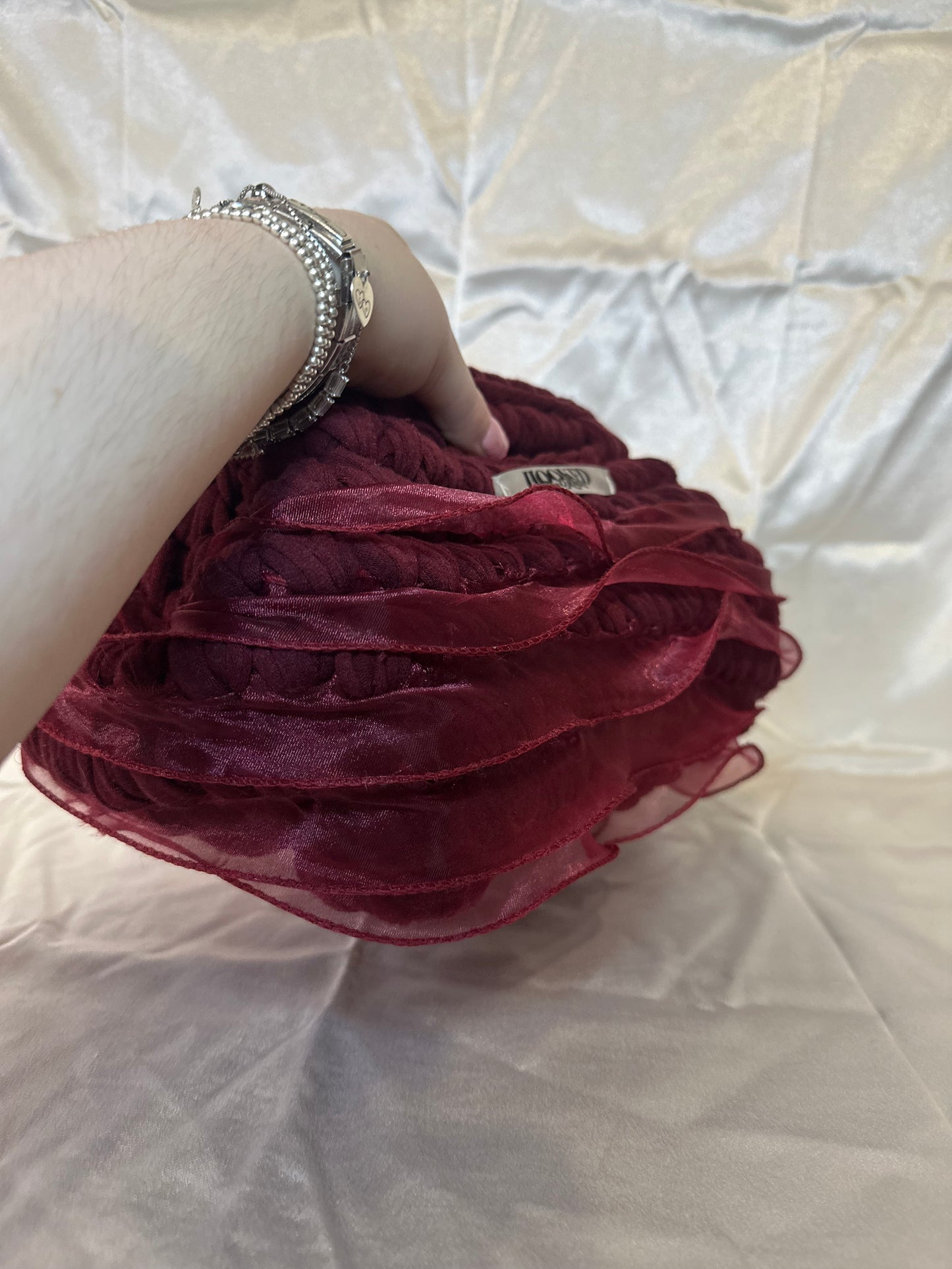 PRAGUE - large - burgundy with burgundy frills♥️
