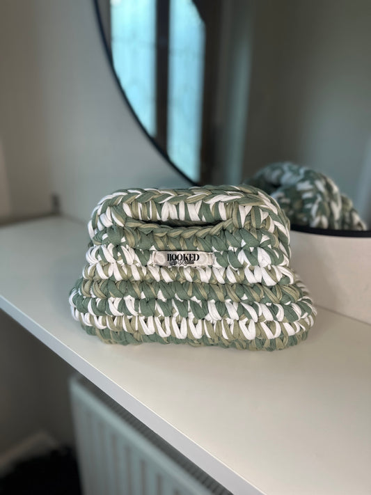 PRAGUE - green + white - medium