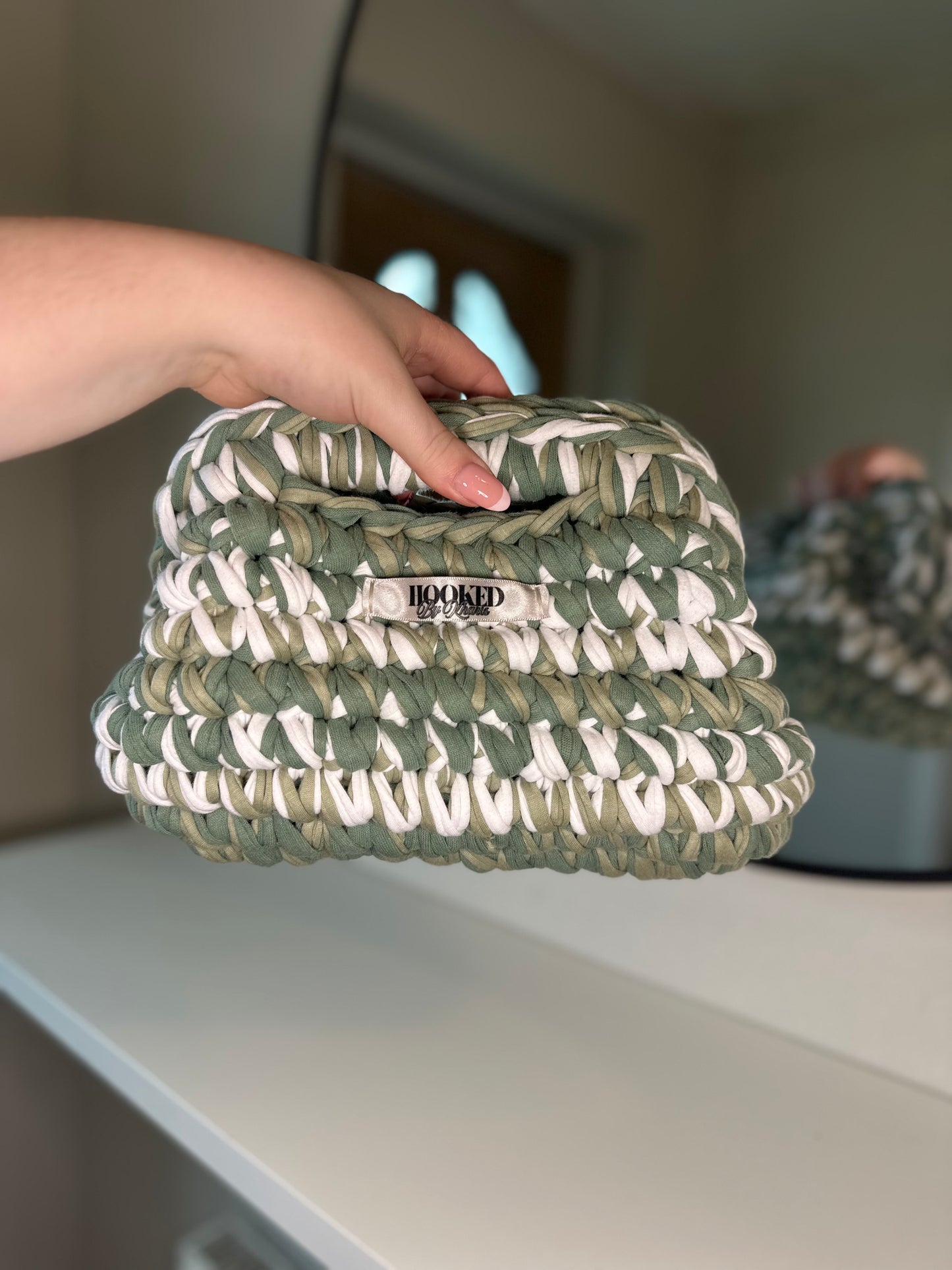 PRAGUE - green + white - medium