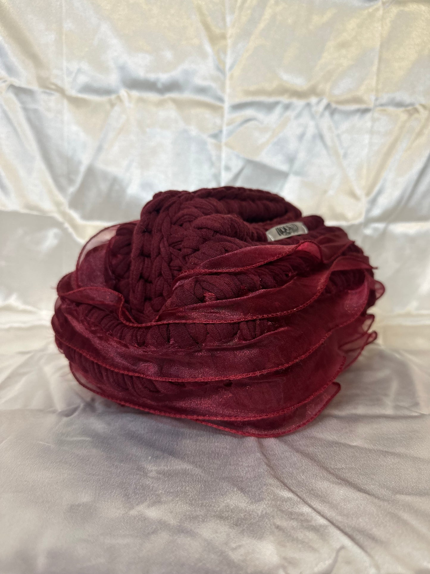 PRAGUE - large - burgundy with burgundy frills♥️