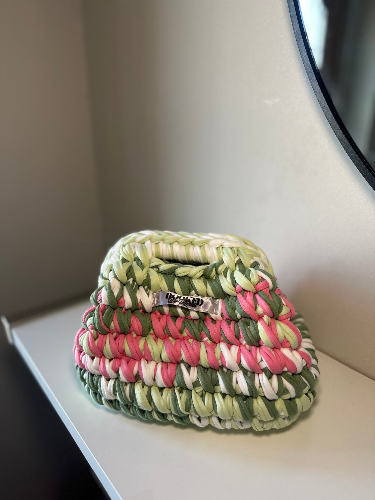 PRAGUE - S - strawberry matcha 🍵 🍓