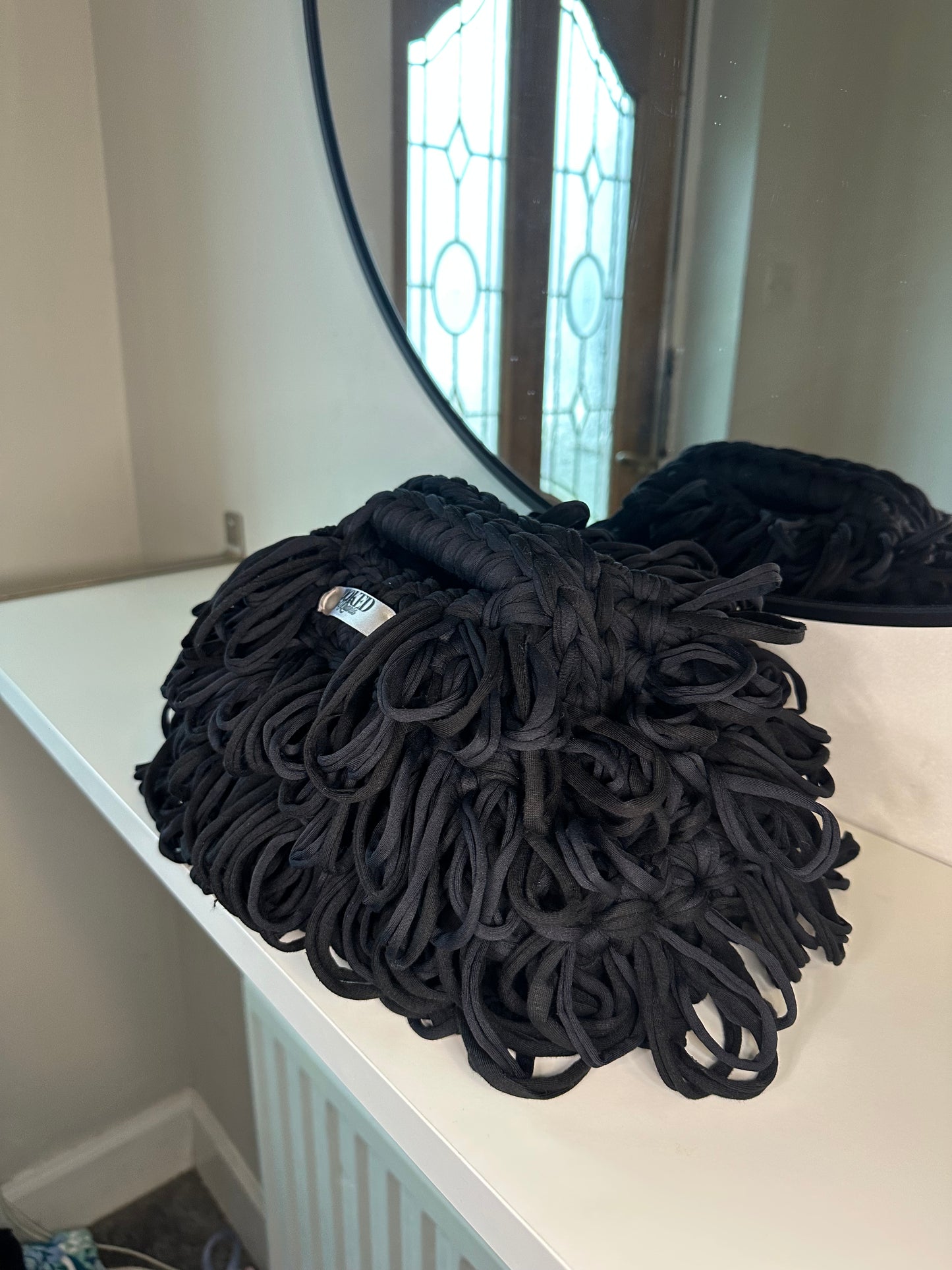 PRAGUE - black loopy - small