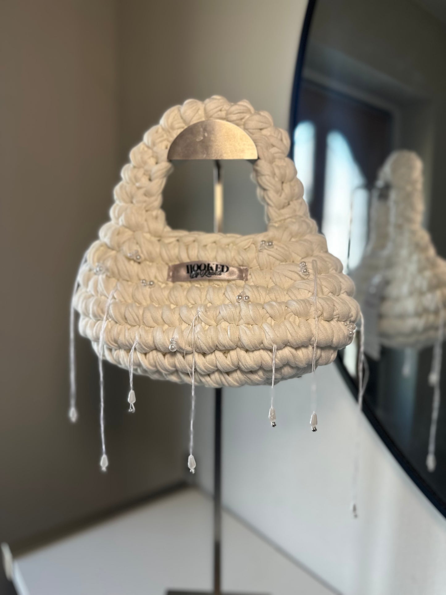PARIS - white + pearls 🤍🕊️ (no crossbody strap)